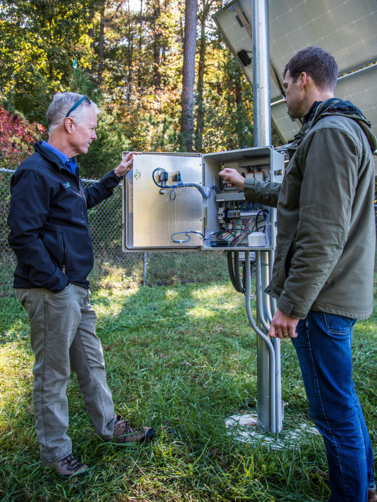 Fruitland Pond Panel Workers Photo